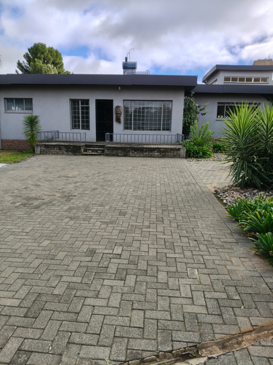 6 Bedroom Property for Sale in Dan Pienaar Free State